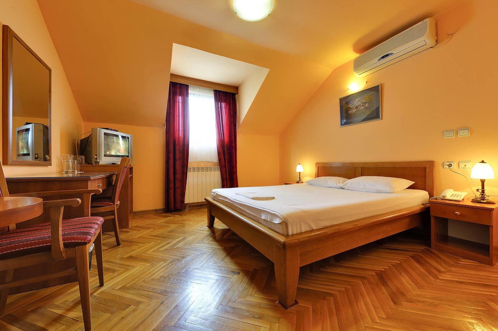 Hotel Sucevic Garni Belgrád Kültér fotó